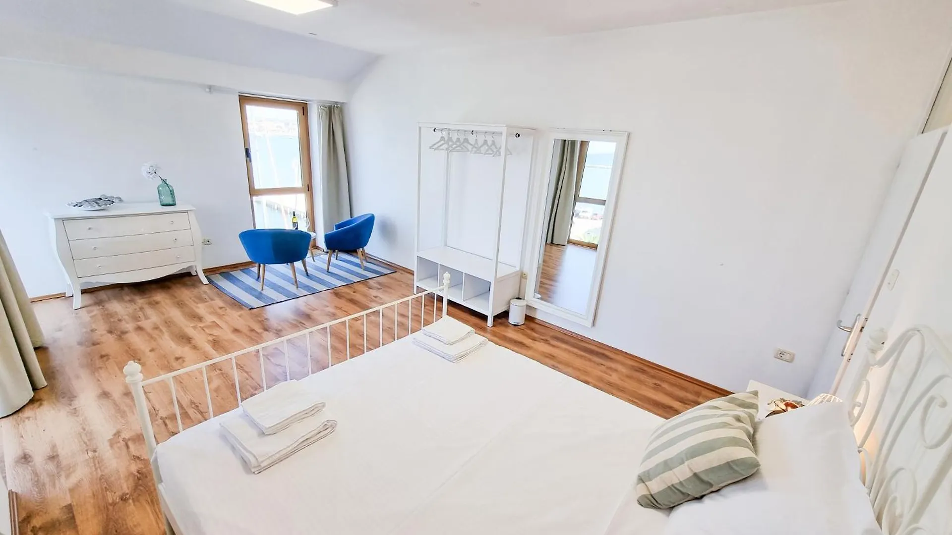 Umag Seafront Seaview Center Apartments Old Town 1,2,3,4 By Rentistra