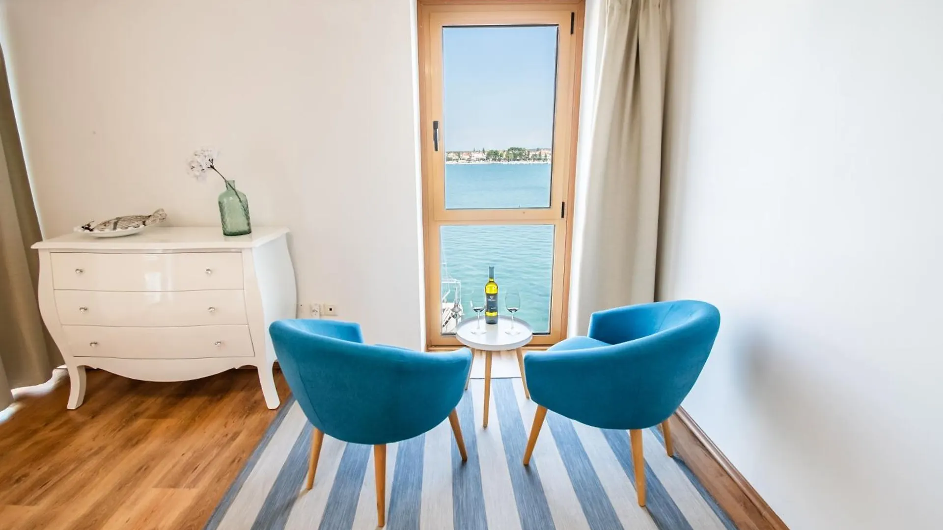 Umag Seafront Seaview Center Apartments Old Town 1,2,3,4 By Rentistra