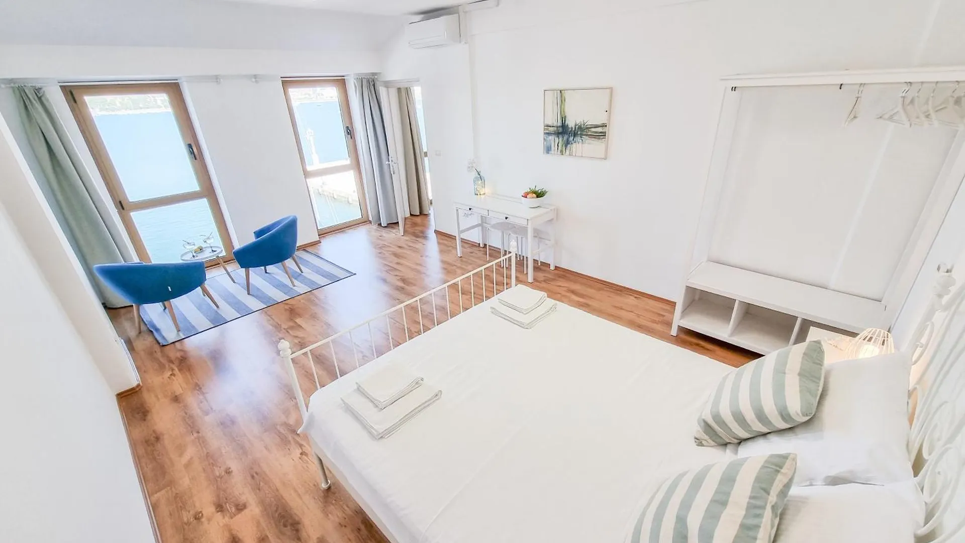 Umag Seafront Seaview Center Apartments Old Town 1,2,3,4 By Rentistra