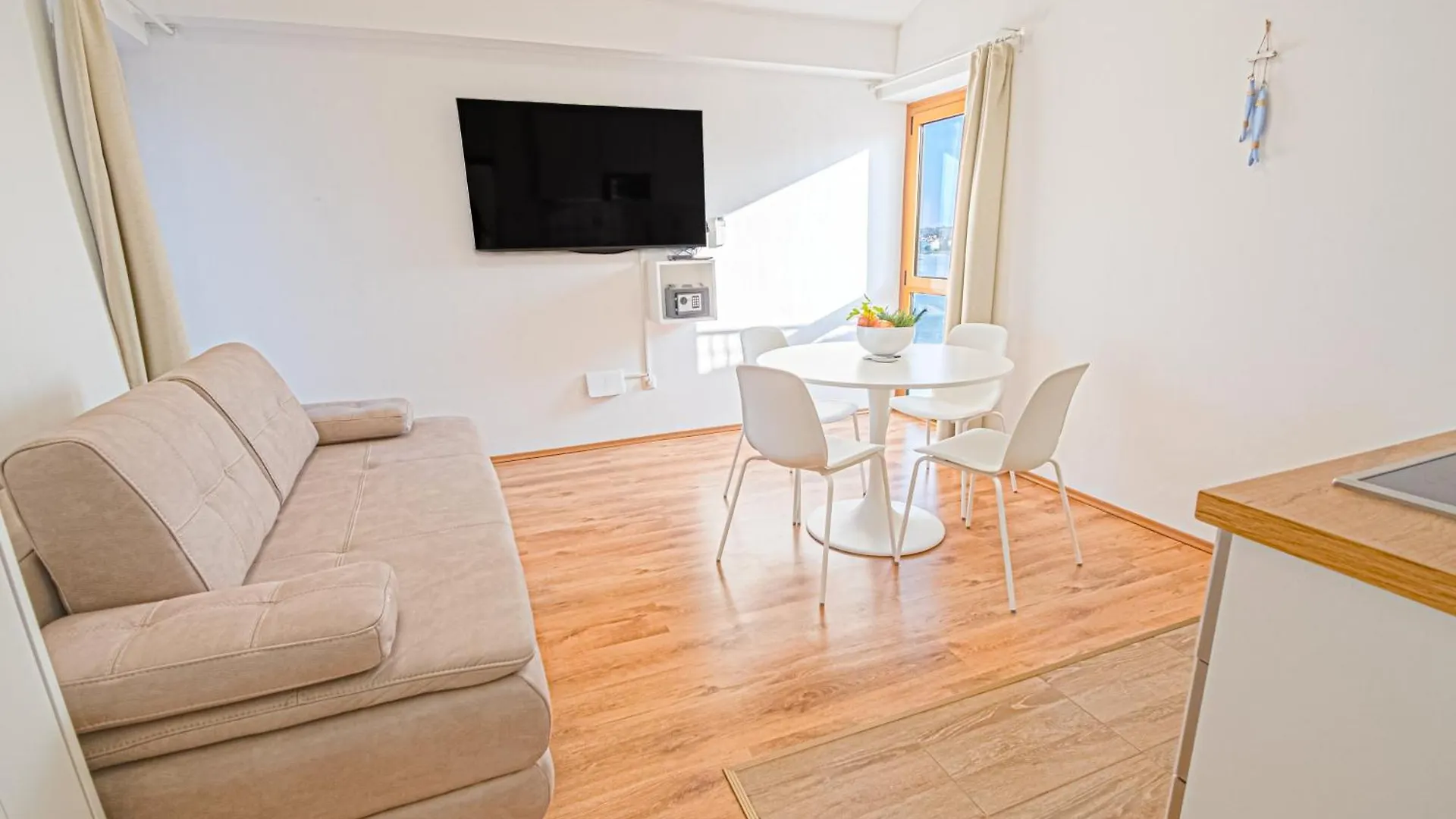 Umag Seafront Seaview Center Apartments Old Town 1,2,3,4 By Rentistra