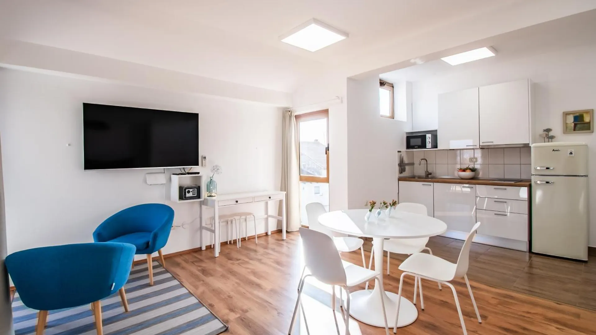 Umag Seafront Seaview Center Apartments Old Town 1,2,3,4 By Rentistra