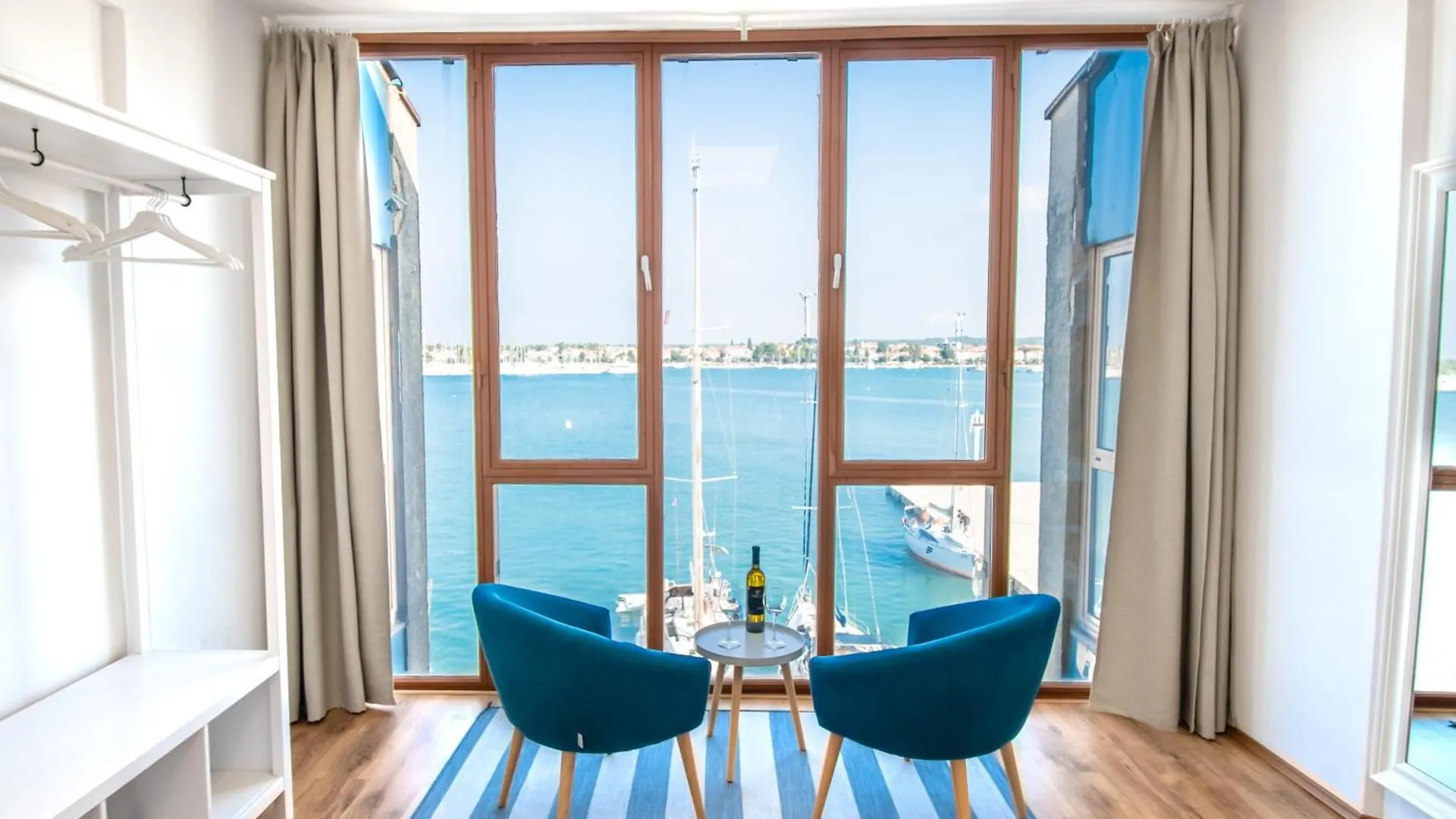 Umag Seafront Seaview Center Apartments Old Town 1,2,3,4 By Rentistra
