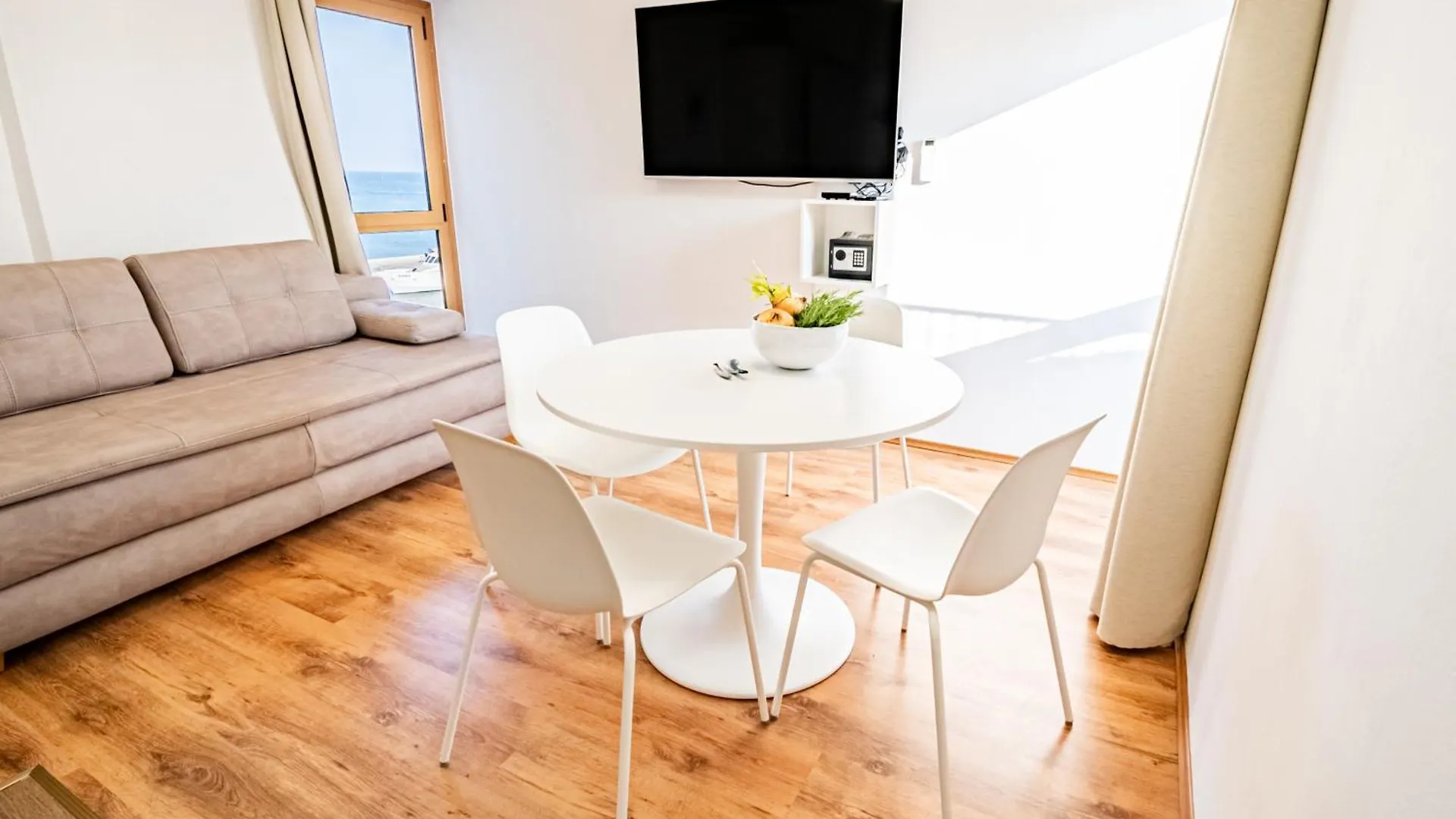 Umag Seafront Seaview Center Apartments Old Town 1,2,3,4 By Rentistra Croatia