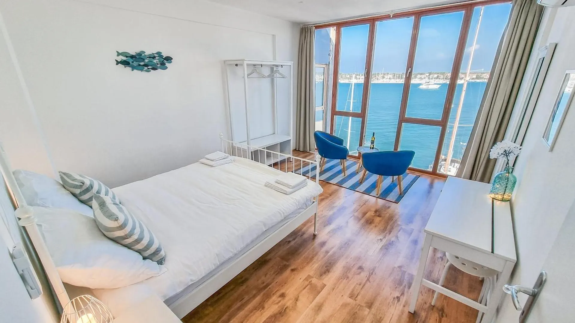 Umag Seafront Seaview Center Apartments Old Town 1,2,3,4 By Rentistra Croatia