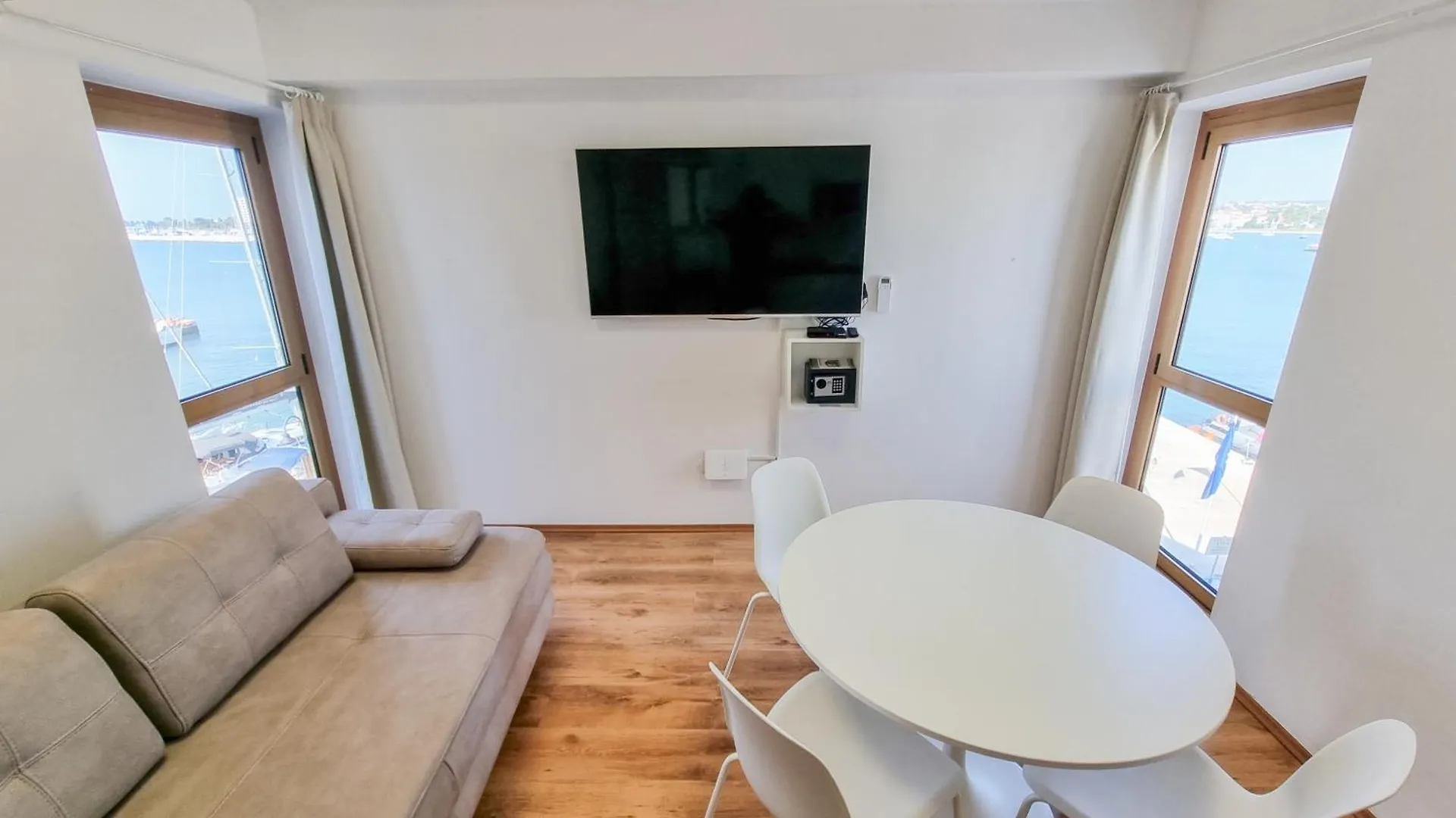 Umag Seafront Seaview Center Apartments Old Town 1,2,3,4 By Rentistra Croatia
